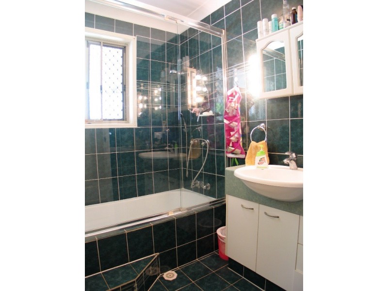 6 Kenley Ct, Carrara QLD 4211