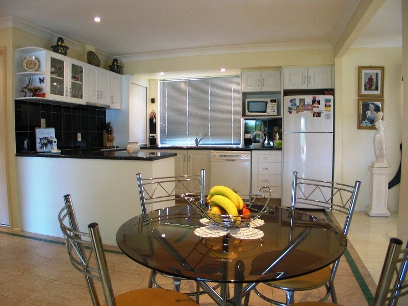 6 Kenley Ct, Carrara QLD 4211