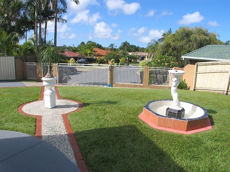 6 Kenley Ct, Carrara QLD 4211