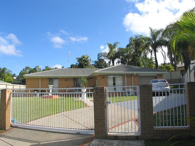 6 Kenley Ct, Carrara QLD 4211