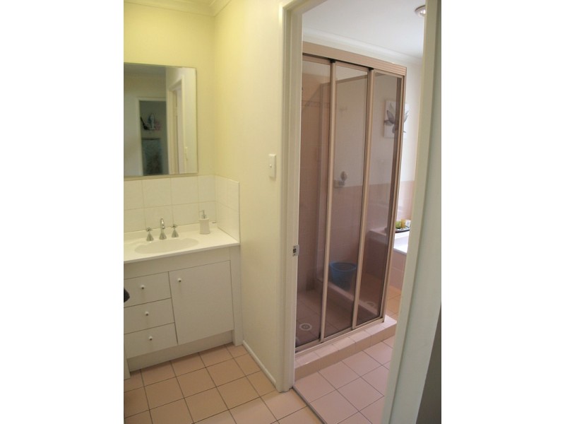 33 Woolmere Street, Carrara QLD 4211