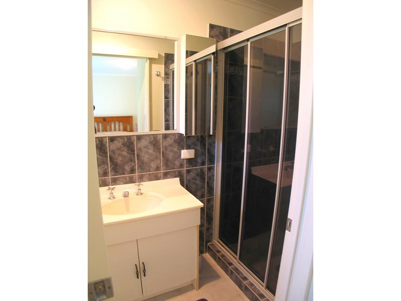 33 Woolmere Street, Carrara QLD 4211