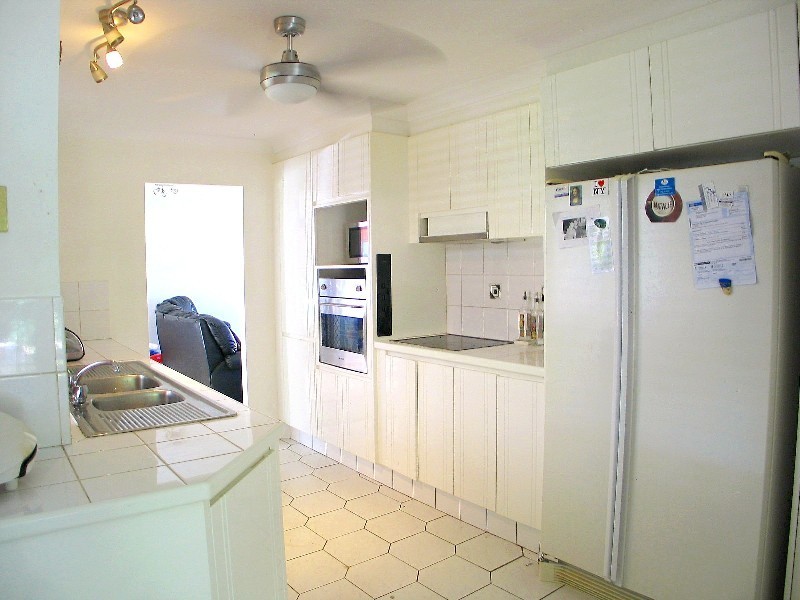 9 Matheson Court, Carrara QLD 4211