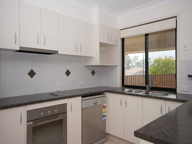 74 Harmsworth Road, Pacific Pines QLD 4211