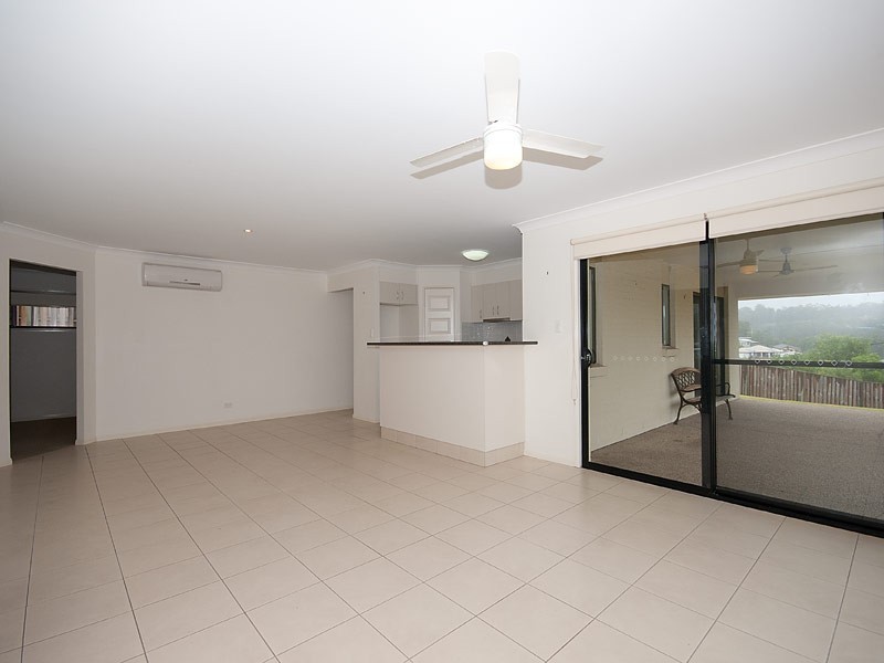 74 Harmsworth Road, Pacific Pines QLD 4211