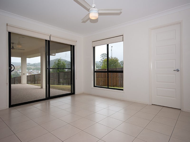 74 Harmsworth Road, Pacific Pines QLD 4211