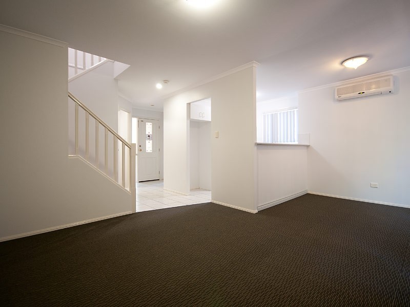 76/102 Alexander Drive, Highland Park QLD 4211