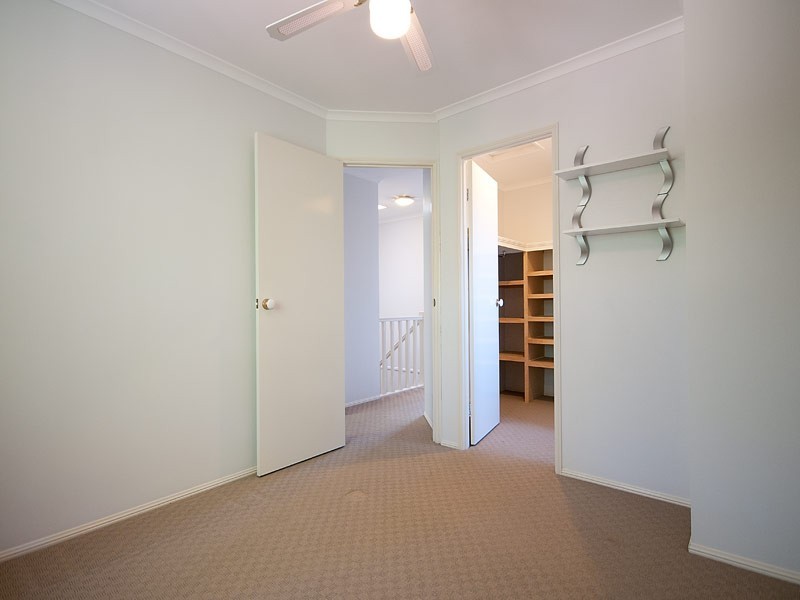 76/102 Alexander Drive, Highland Park QLD 4211
