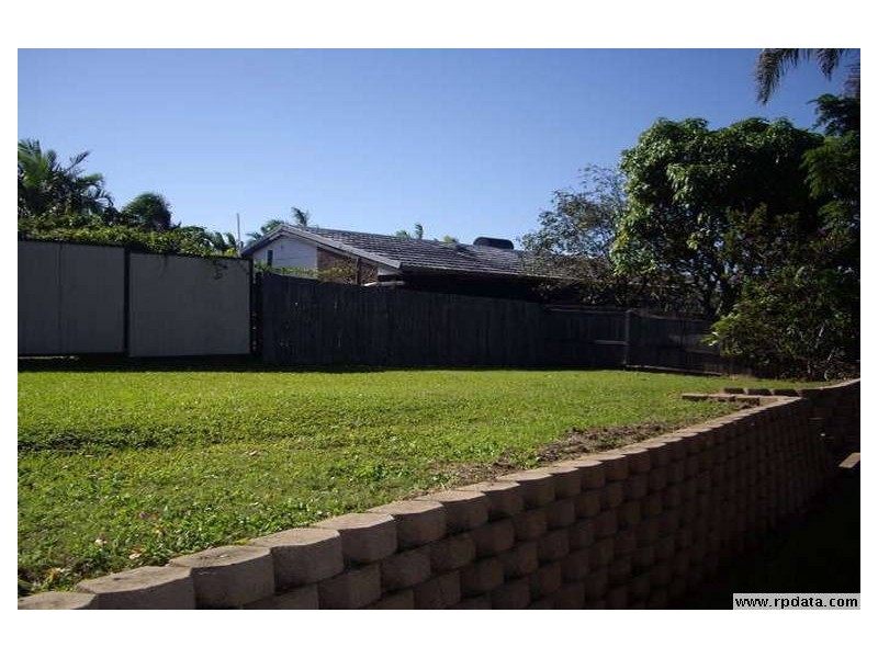 4 Muston Crt, Carrara QLD 4211