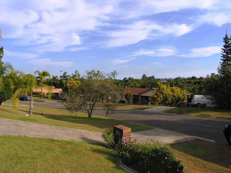 4 Muston Crt, Carrara QLD 4211
