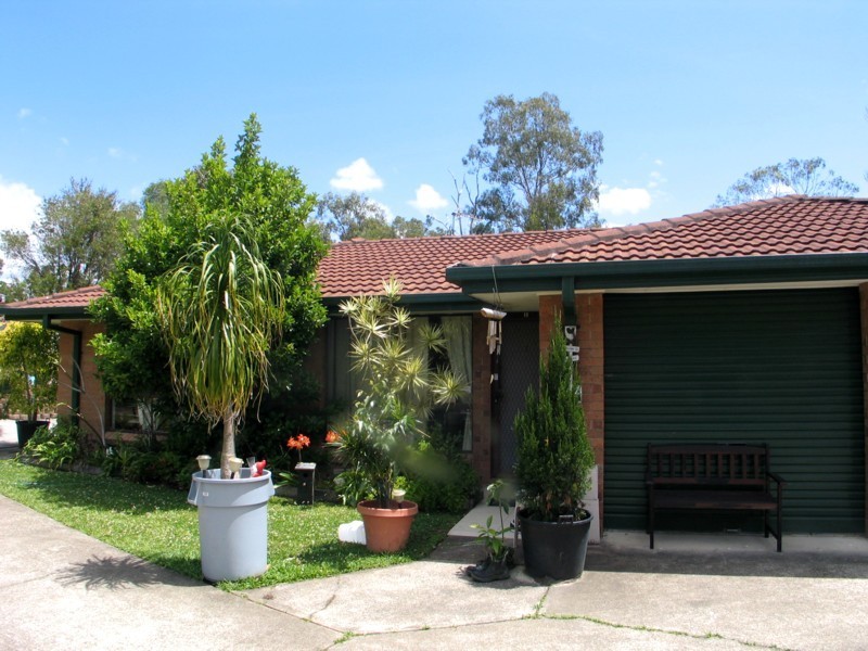 1/2 Gumbeel Crt, Highland Park QLD 4211