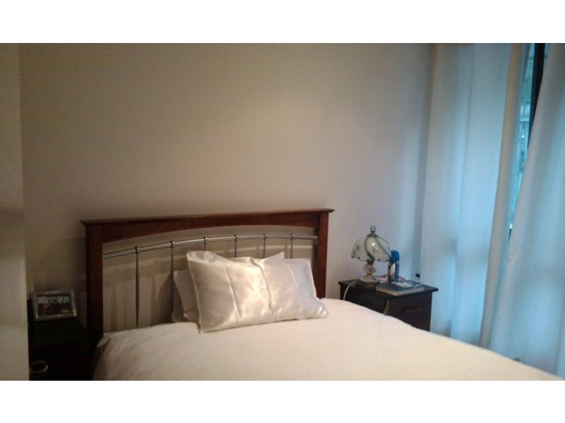 1/2 Gumbeel Crt, Highland Park QLD 4211