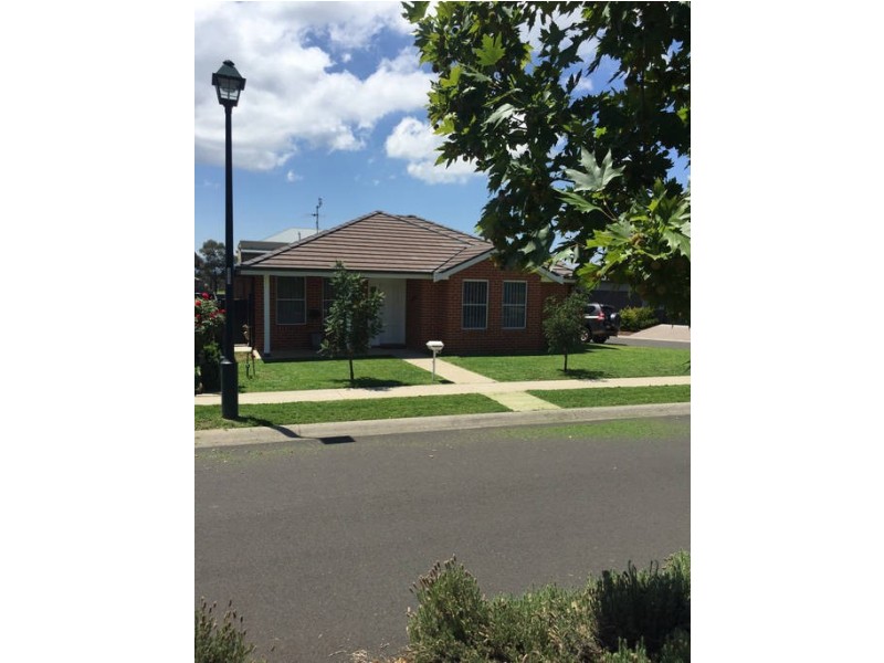 9 The Patio, Tamworth NSW 2340