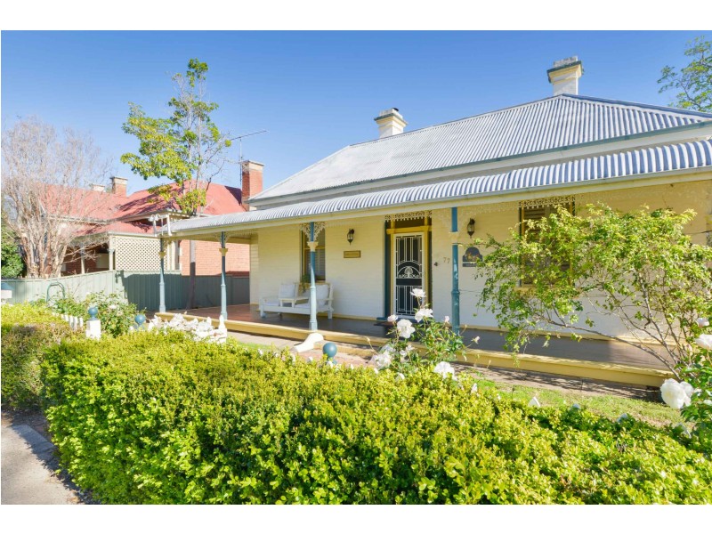 77 Carthage Street, Tamworth NSW 2340