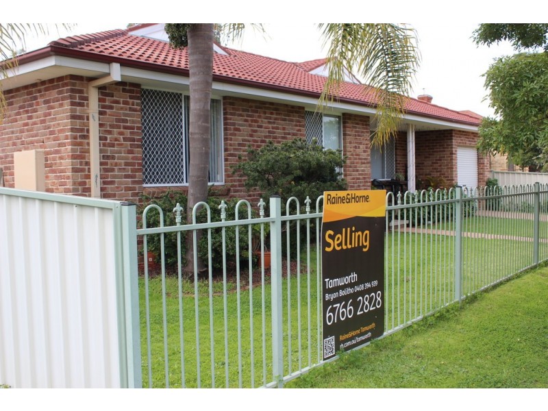 26 Piper Street, Tamworth NSW 2340