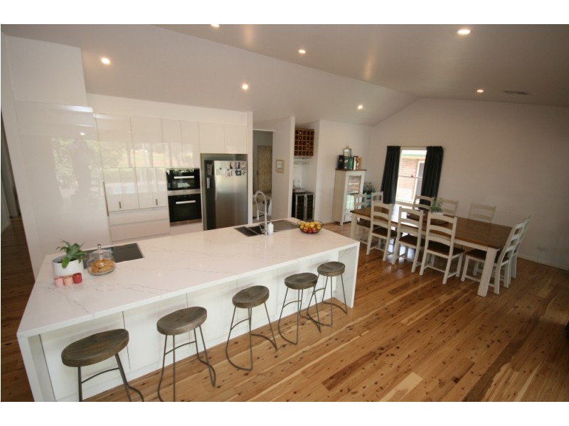 39 Banjos Circuit, Tamworth NSW 2340