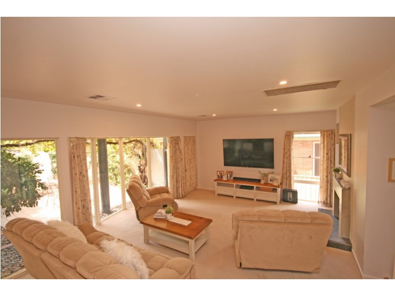 39 Banjos Circuit, Tamworth NSW 2340