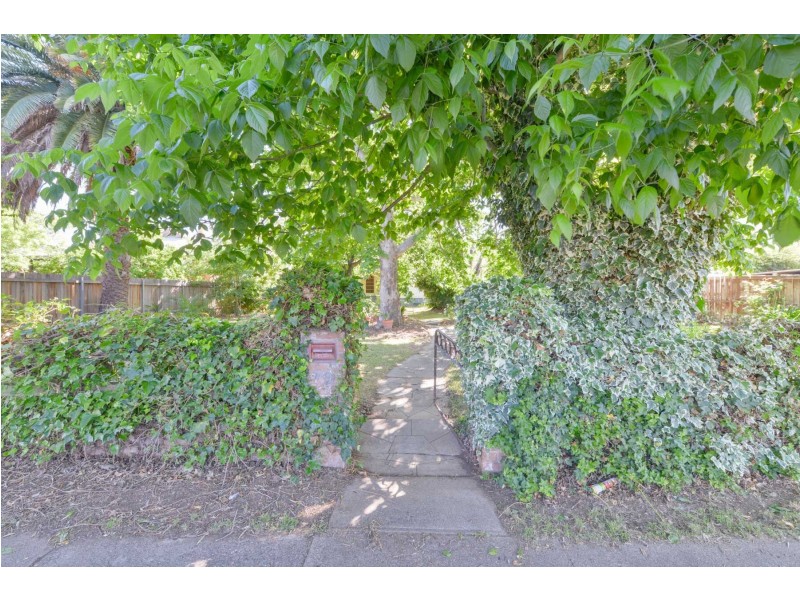 70 Napier Street, Tamworth NSW 2340