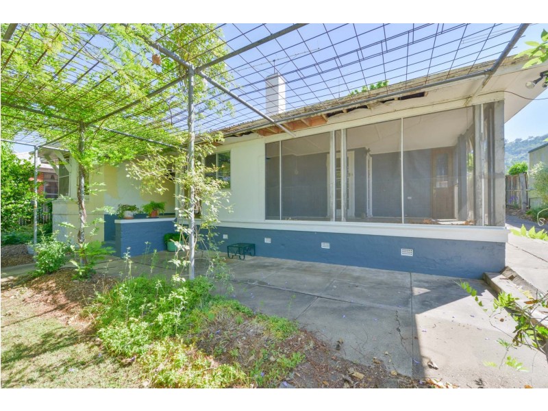 70 Napier Street, Tamworth NSW 2340