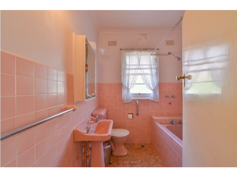 70 Napier Street, Tamworth NSW 2340