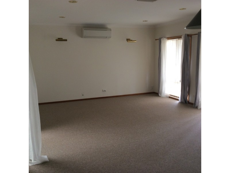 11 Gidgee Street, Tamworth NSW 2340