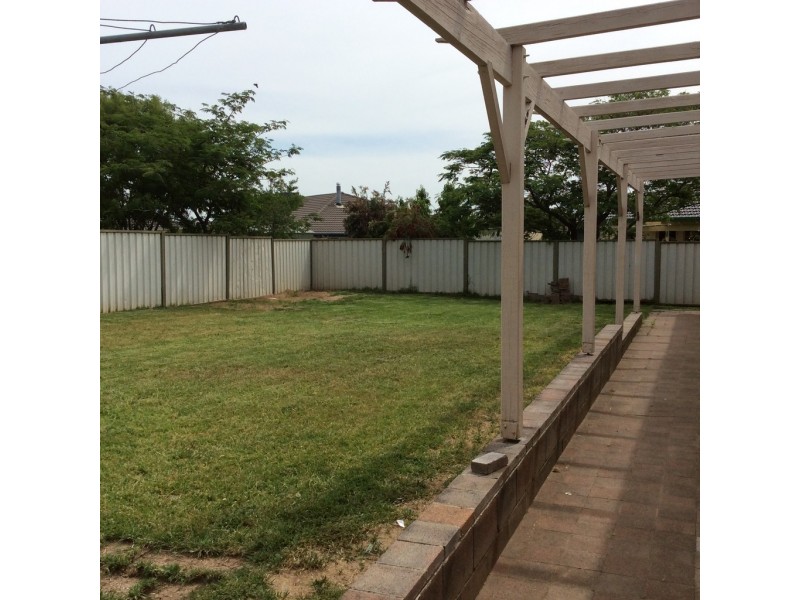 11 Gidgee Street, Tamworth NSW 2340