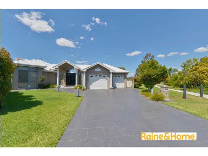 15 Glen Alpha Close, Tamworth NSW 2340