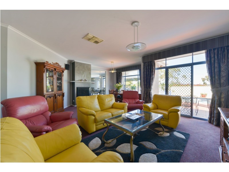 15 Glen Alpha Close, Tamworth NSW 2340