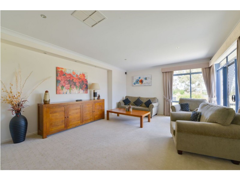 15 Glen Alpha Close, Tamworth NSW 2340