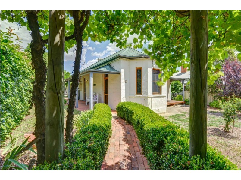 123 Brisbane Street, Tamworth NSW 2340