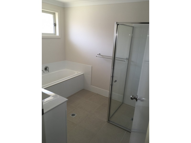 24 Flemming Cres, Tamworth NSW 2340