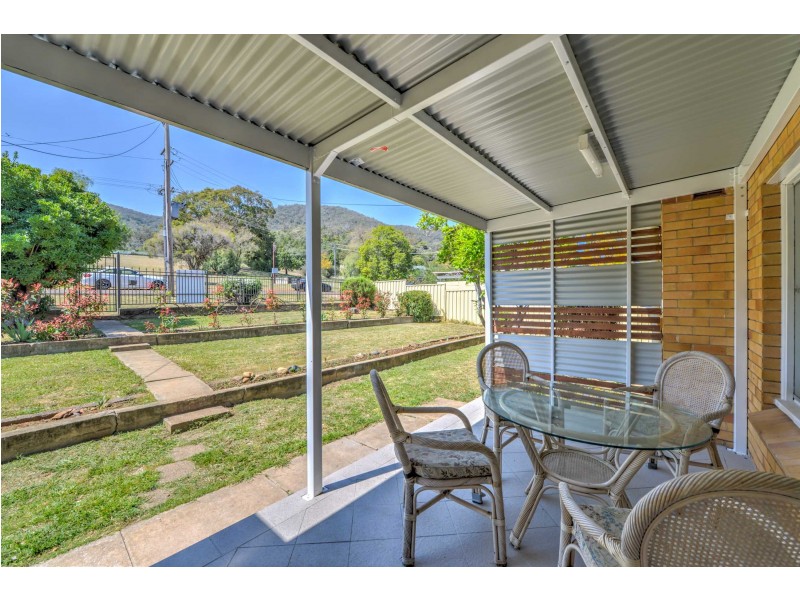 21 Golf Street, Tamworth NSW 2340