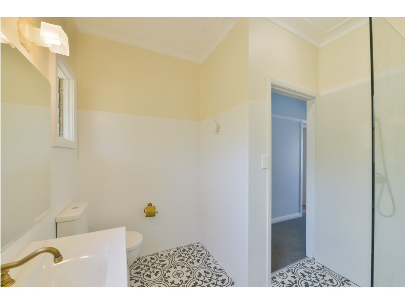 21 Golf Street, Tamworth NSW 2340