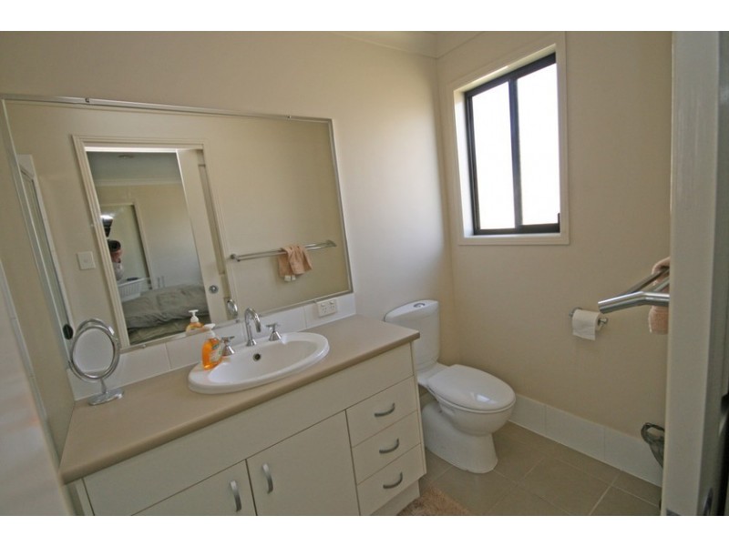 9 Mawson Close, Tamworth NSW 2340