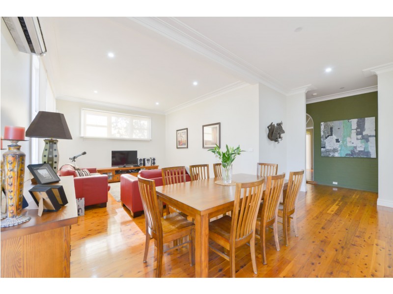 77 Carthage Street, Tamworth NSW 2340