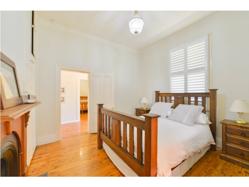 77 Carthage Street, Tamworth NSW 2340