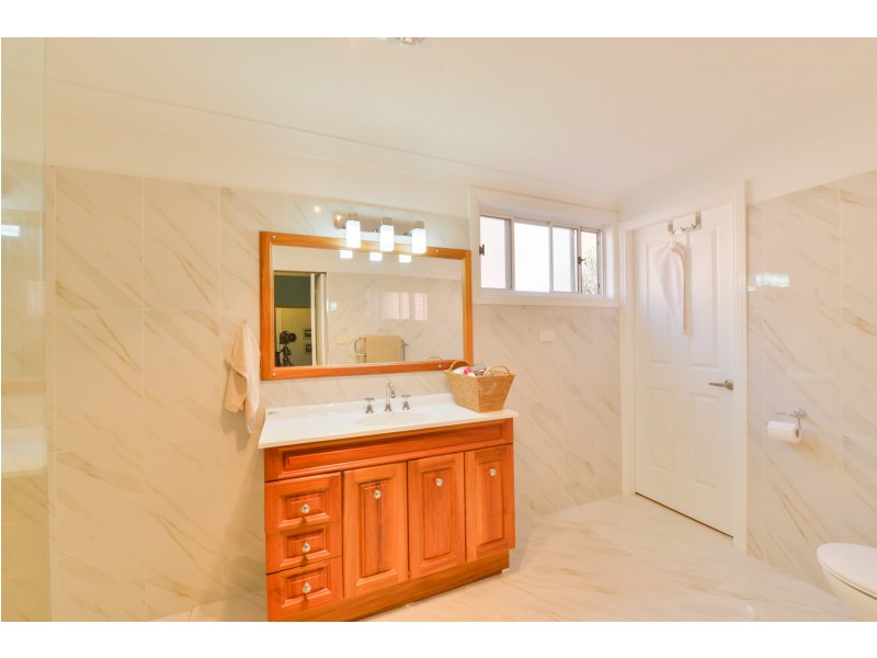 77 Carthage Street, Tamworth NSW 2340