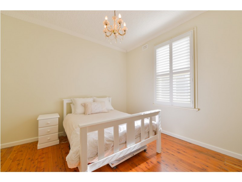 77 Carthage Street, Tamworth NSW 2340