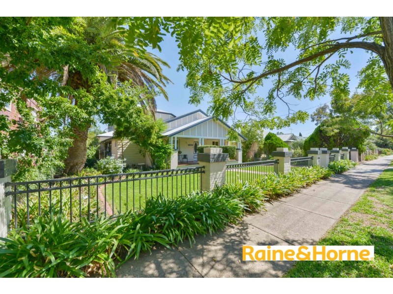 77 Upper street, Tamworth NSW 2340