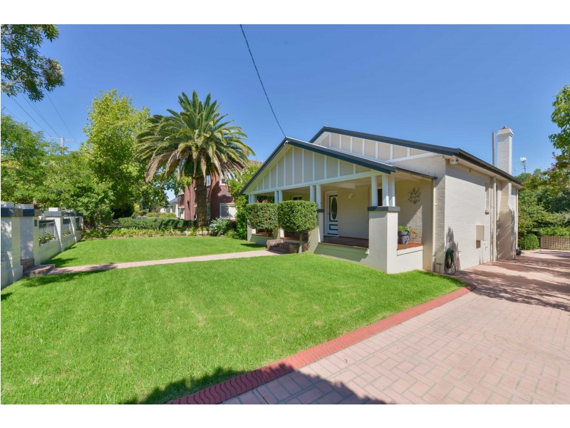 77 Upper street, Tamworth NSW 2340