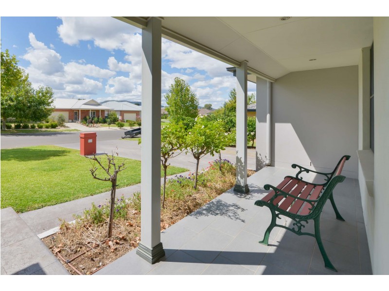 5 The Heights, Tamworth NSW 2340