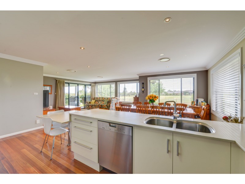 5 The Heights, Tamworth NSW 2340