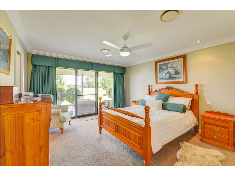 5 The Heights, Tamworth NSW 2340