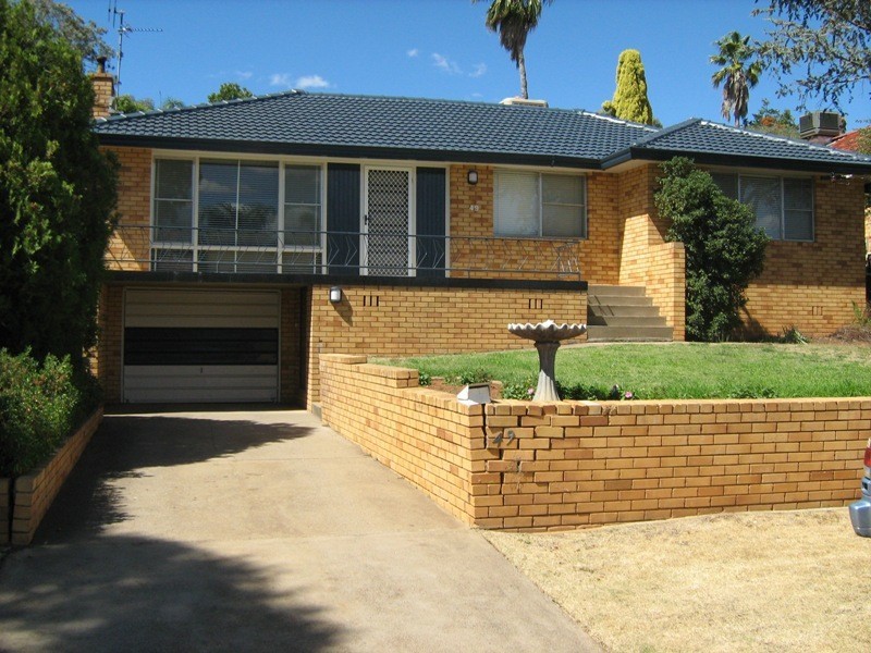 49 HALL STREET, Tamworth NSW 2340