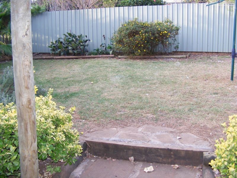 10 DOUGLAS AVENUE, Tamworth NSW 2340