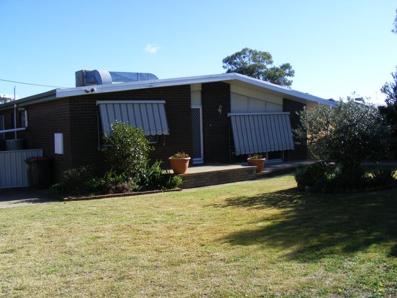 12 Nancy Street, Tamworth NSW 2340