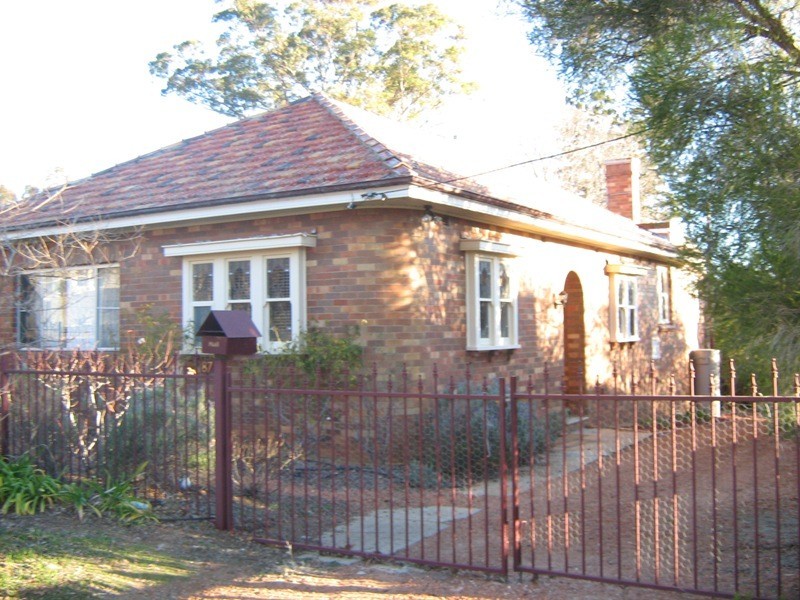 87 Rawson Ave, Tamworth NSW 2340