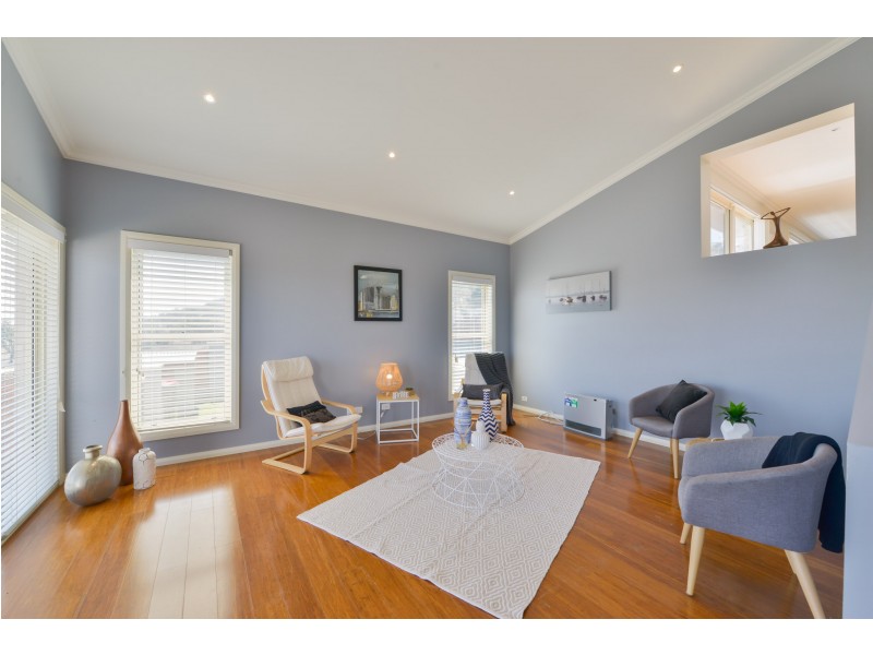 13 Woodside Road, Tamworth NSW 2340