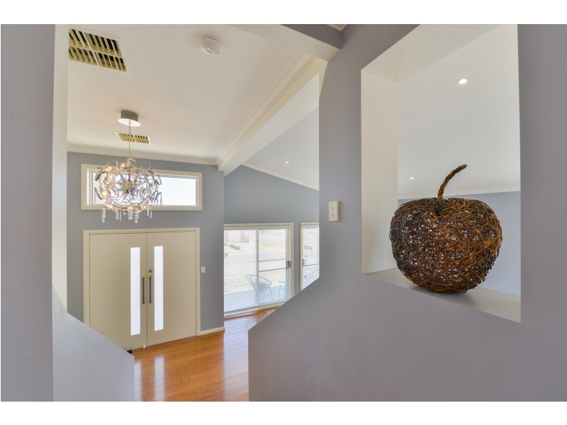 13 Woodside Road, Tamworth NSW 2340