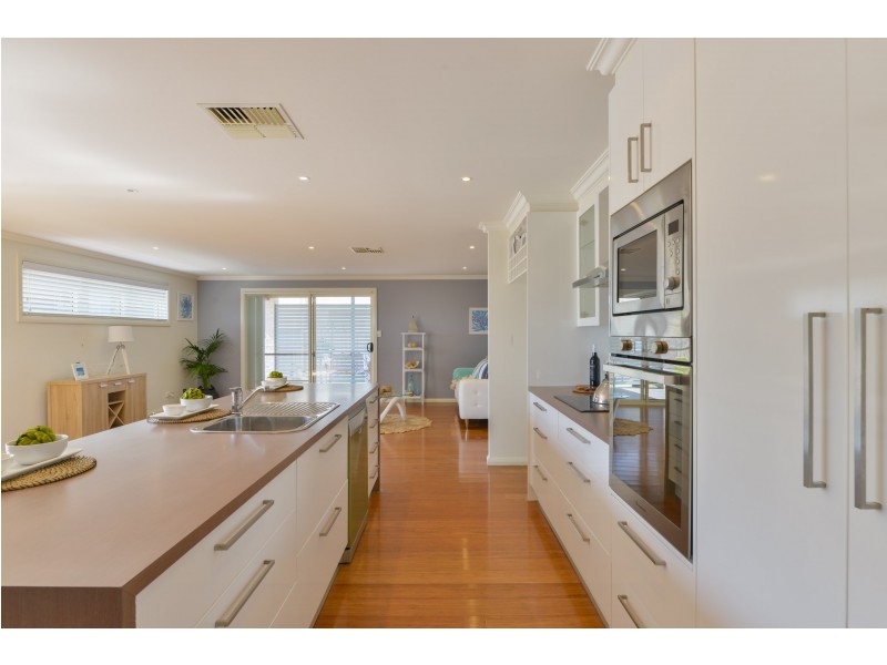 13 Woodside Road, Tamworth NSW 2340